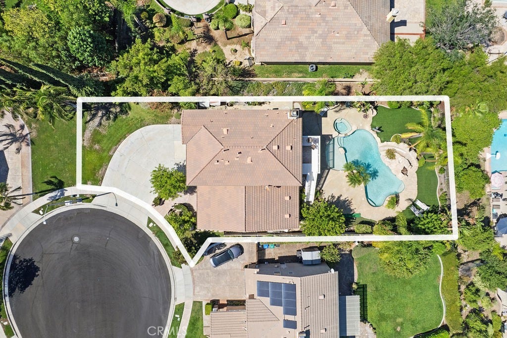 135 Custer Circle, Corona, CA 92881 Large Corner Lot
