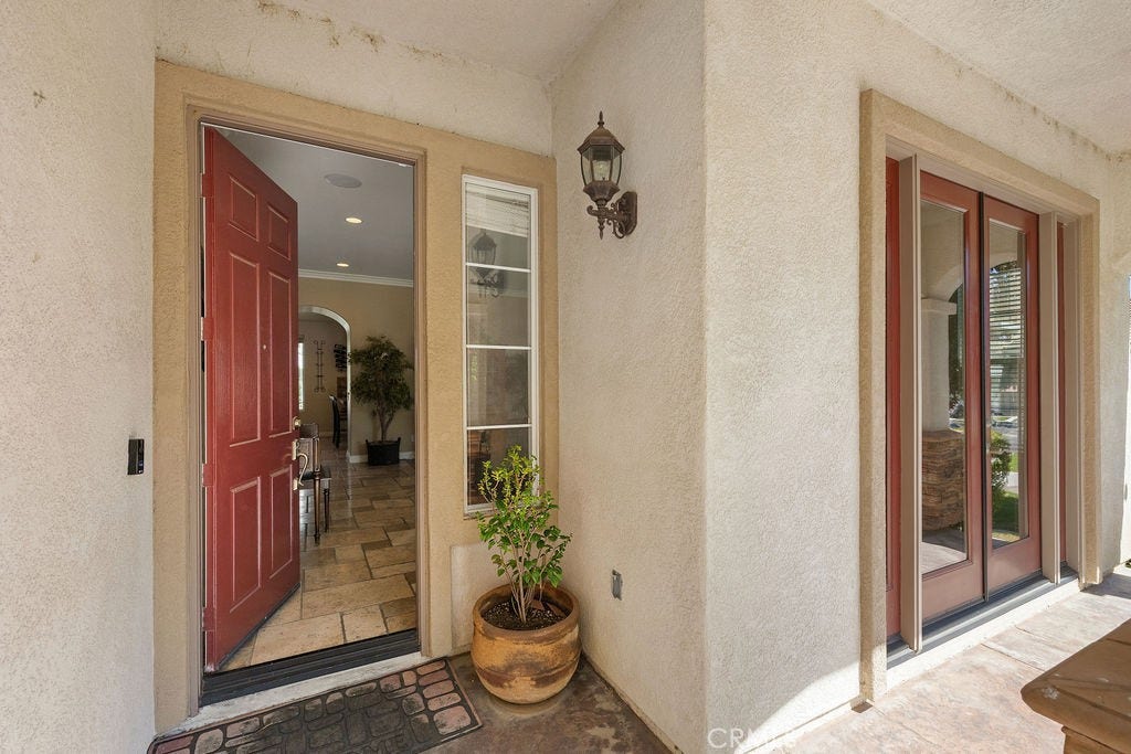 135 Custer Circle, Corona, CA 92881 Front Entry