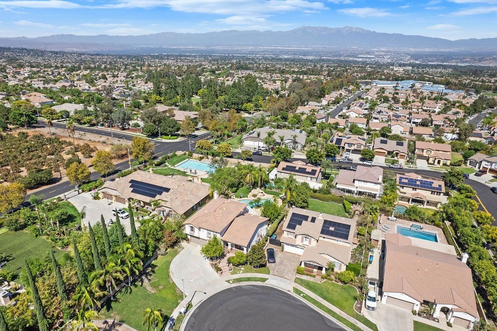 135 Custer Circle, Corona, CA 92881 135 Custer Circle, Corona, CA 92881