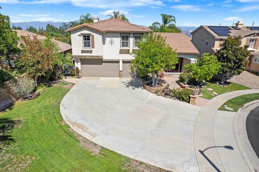 Property photo for 135 Custer Circle, Corona, CA
