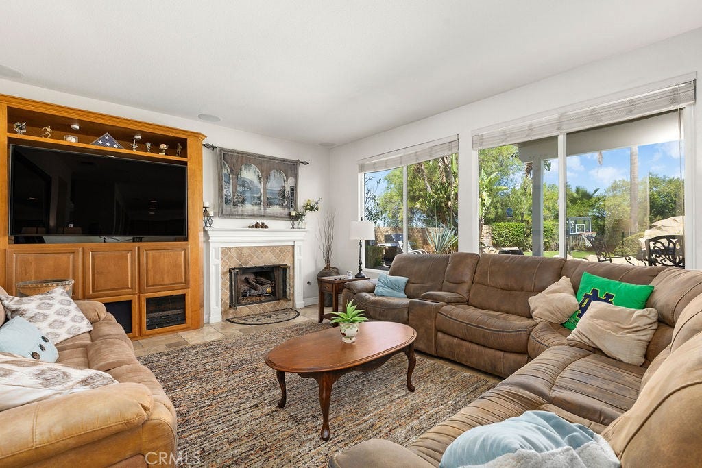135 Custer Circle, Corona, CA 92881 Family Room