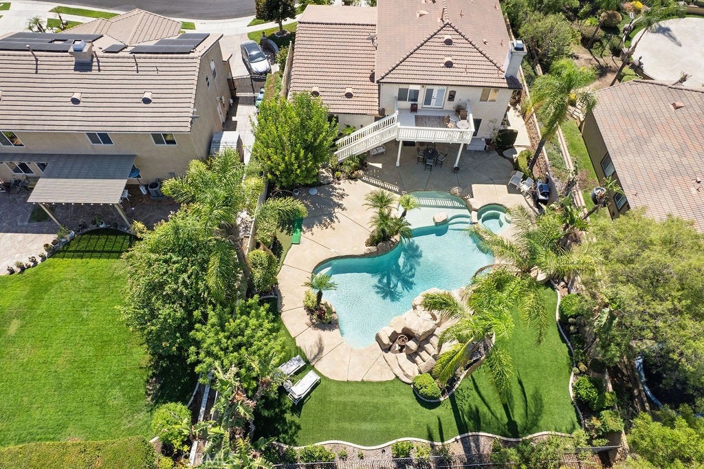 135 Custer Circle, Corona, CA 92881 135 Custer Circle, Corona, CA 92881