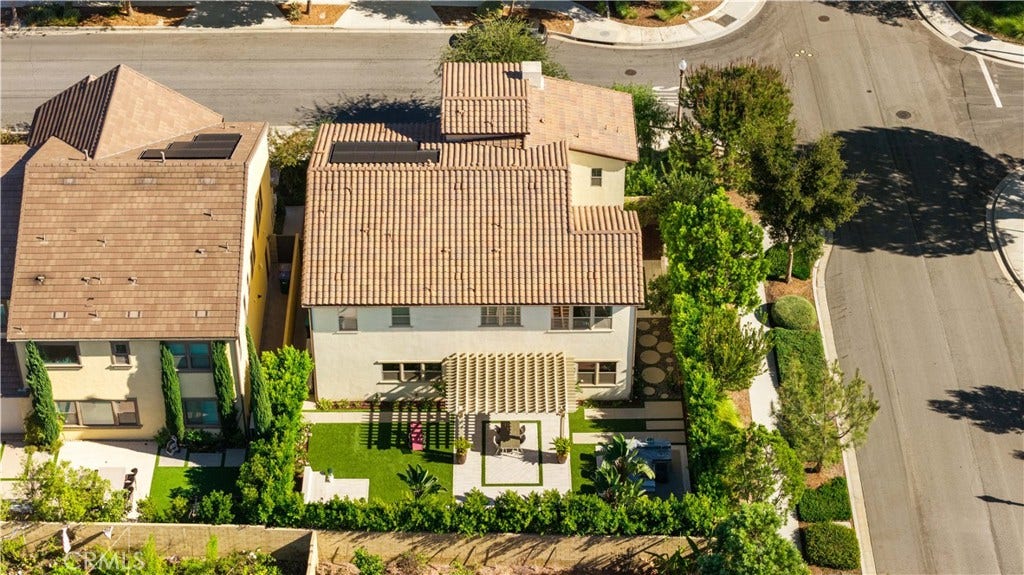 113 Crossover, Irvine, CA 92618 113 Crossover, Irvine, CA 92618