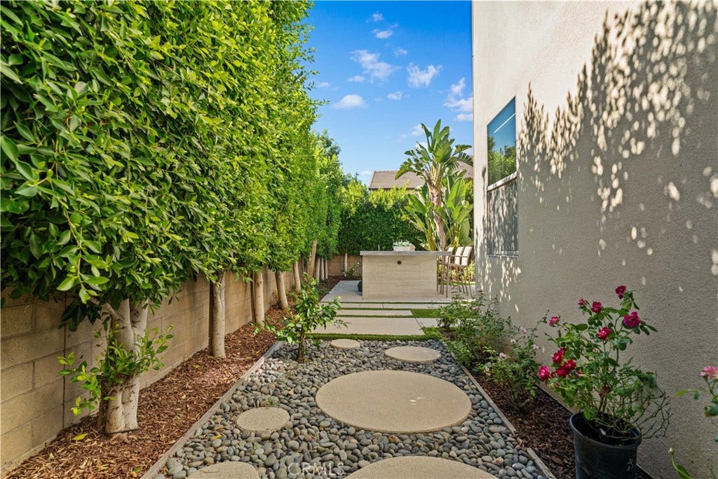 113 Crossover, Irvine, CA 92618 113 Crossover, Irvine, CA 92618