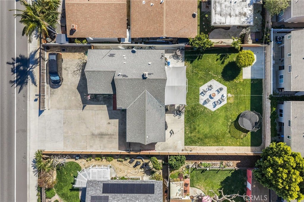 315 University Drive, Costa Mesa, CA 92627 315 University Drive, Costa Mesa, CA 92627