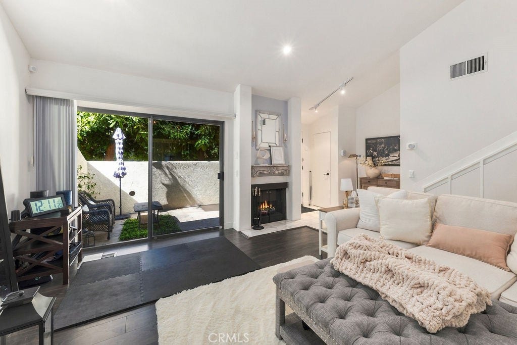 6226 Shoup, Woodland Hills, CA 91367 6226 Shoup, Woodland Hills, CA 91367
