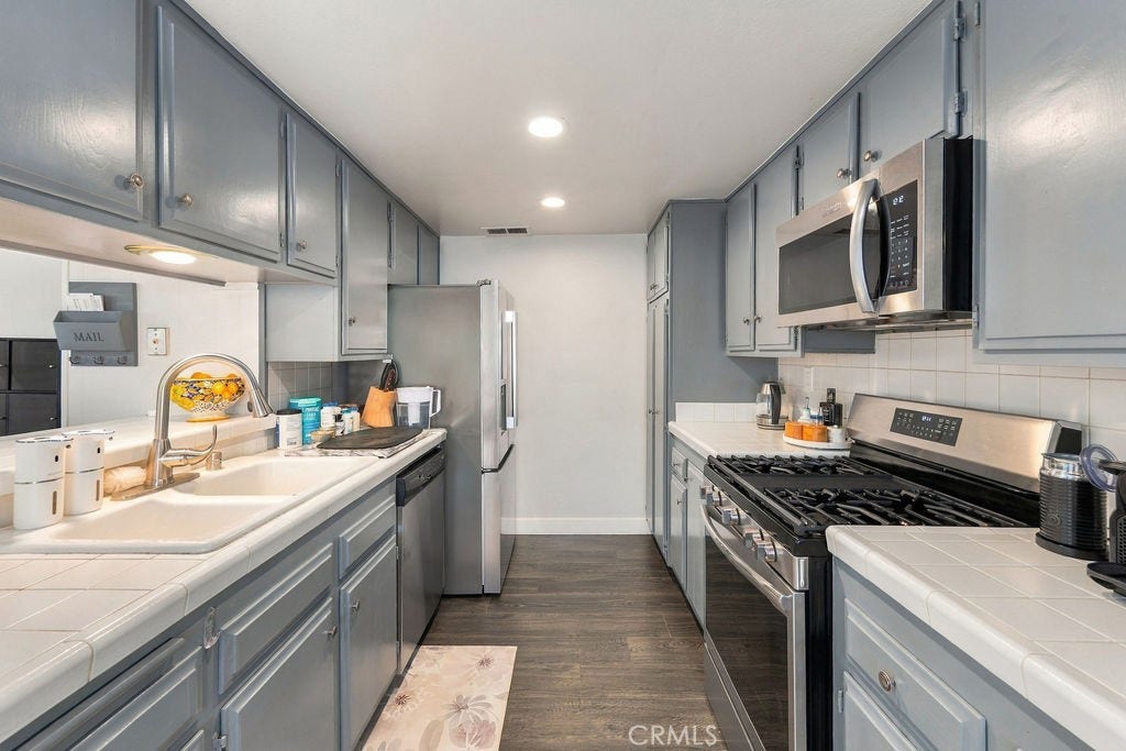 6226 Shoup, Woodland Hills, CA 91367 6226 Shoup, Woodland Hills, CA 91367