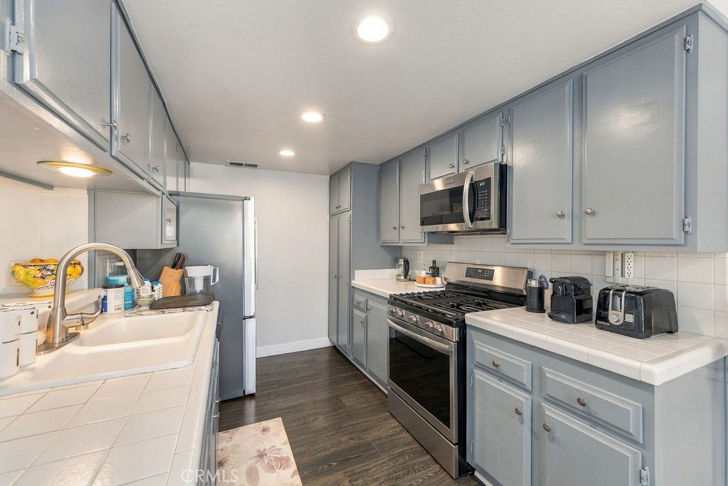 6226 Shoup, Woodland Hills, CA 91367 6226 Shoup, Woodland Hills, CA 91367