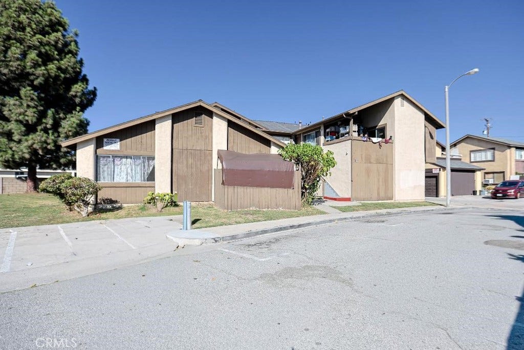 1031 W Central, Santa Ana, CA 92707 1031 W Central, Santa Ana, CA 92707