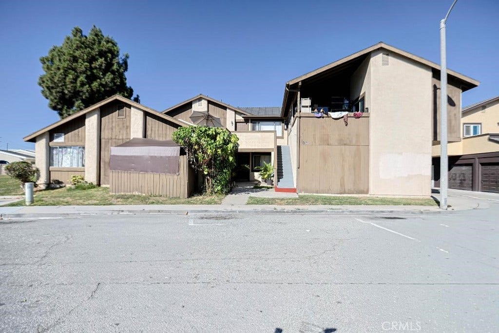 1031 W Central, Santa Ana, CA 92707 1031 W Central, Santa Ana, CA 92707