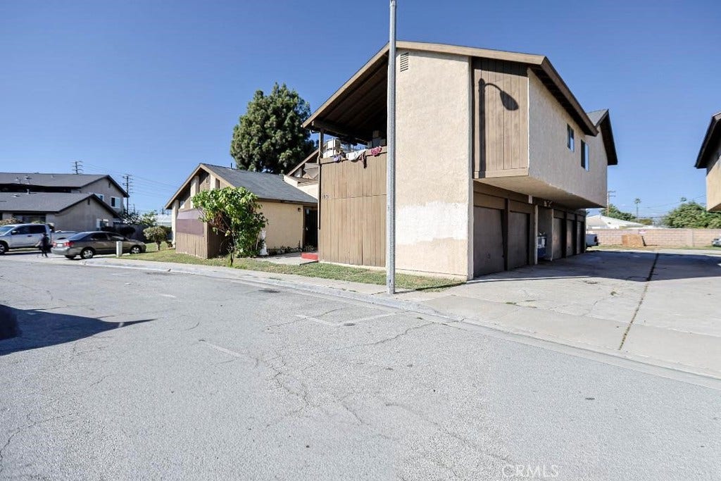 1031 W Central, Santa Ana, CA 92707 1031 W Central, Santa Ana, CA 92707