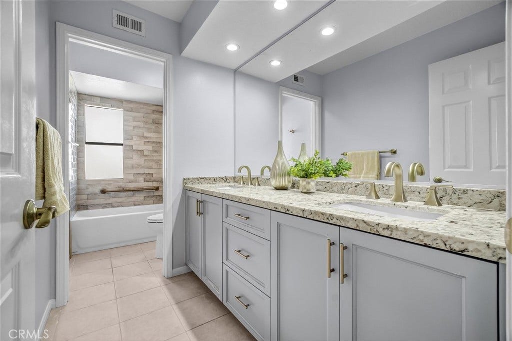 28282 La Caleta, Mission Viejo, CA 92692 28282 La Caleta, Mission Viejo, CA 92692