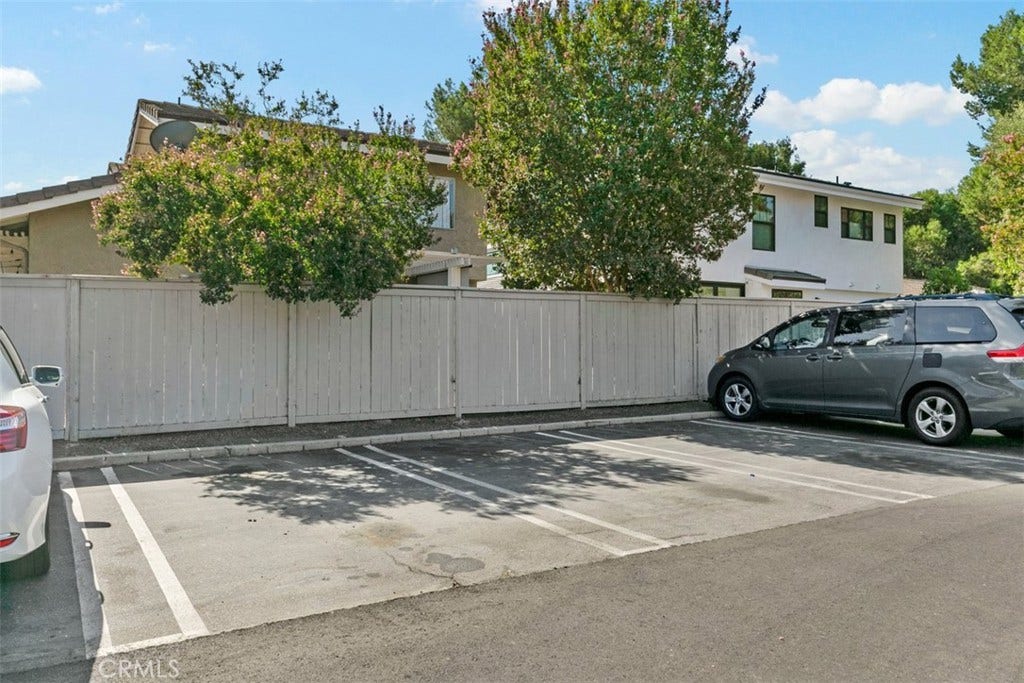 11 Rosemary, #20, Irvine, CA 92604 11 Rosemary, #20, Irvine, CA 92604