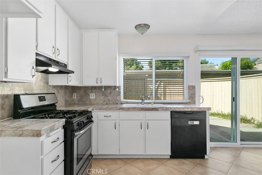 11 Rosemary, #20, Irvine, CA 92604 11 Rosemary, #20, Irvine, CA 92604