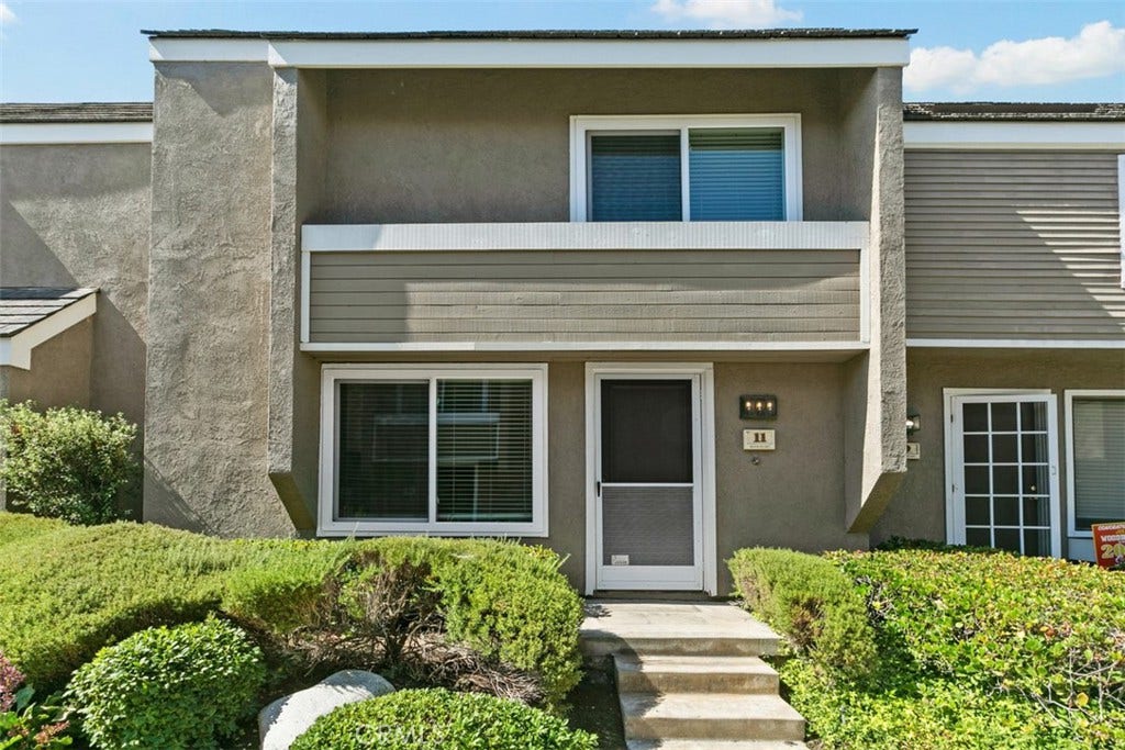 11 Rosemary, #20, Irvine, CA 92604 11 Rosemary, #20, Irvine, CA 92604