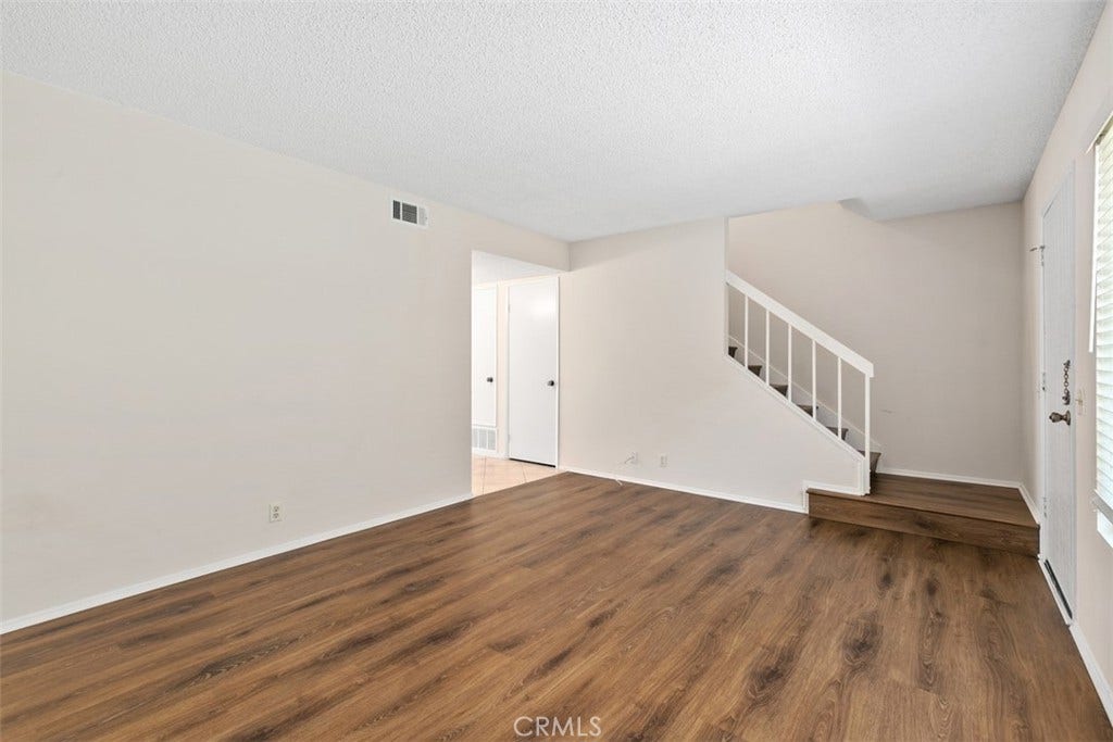 11 Rosemary, #20, Irvine, CA 92604 11 Rosemary, #20, Irvine, CA 92604