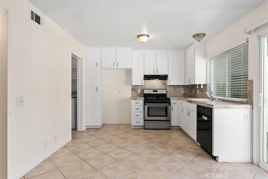 11 Rosemary, #20, Irvine, CA 92604 11 Rosemary, #20, Irvine, CA 92604