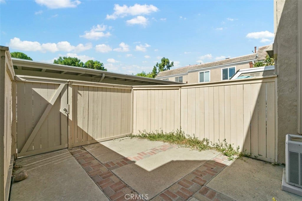 11 Rosemary, #20, Irvine, CA 92604 11 Rosemary, #20, Irvine, CA 92604