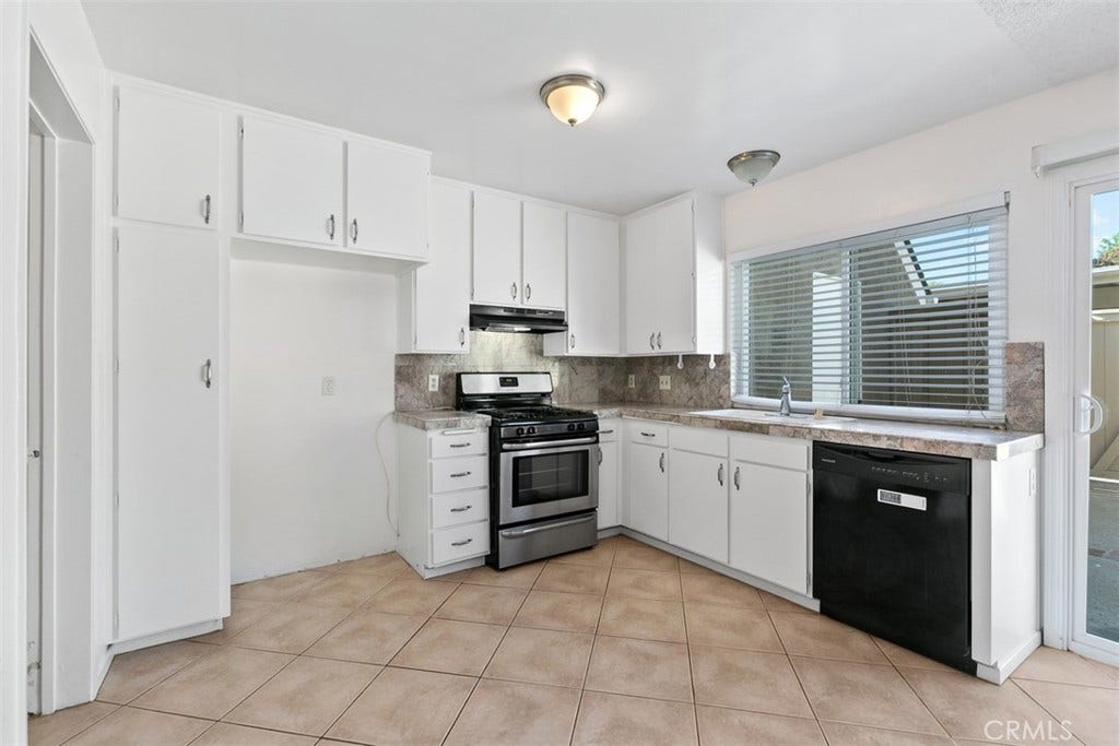 11 Rosemary, #20, Irvine, CA 92604 11 Rosemary, #20, Irvine, CA 92604