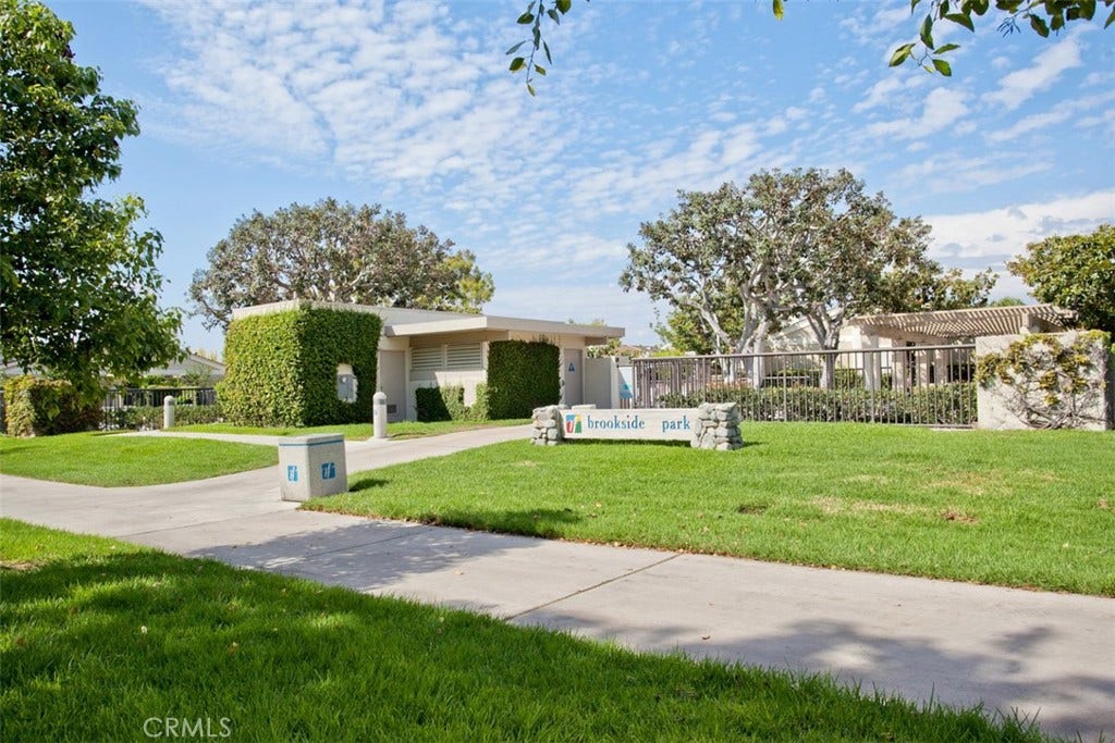 11 Rosemary, #20, Irvine, CA 92604 11 Rosemary, #20, Irvine, CA 92604