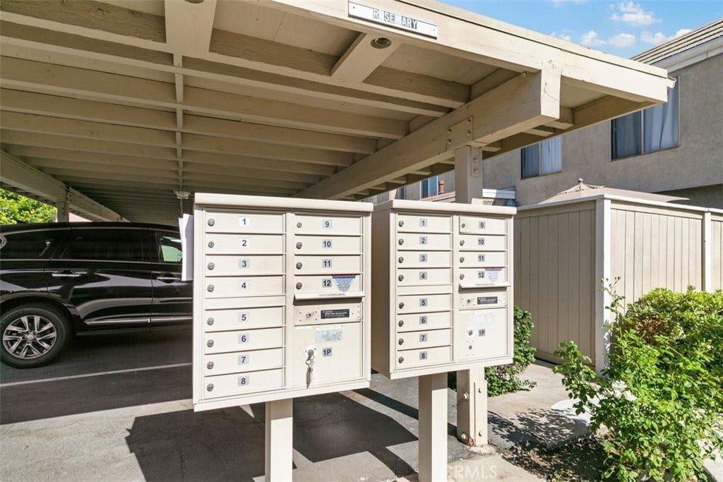 11 Rosemary, #20, Irvine, CA 92604 11 Rosemary, #20, Irvine, CA 92604