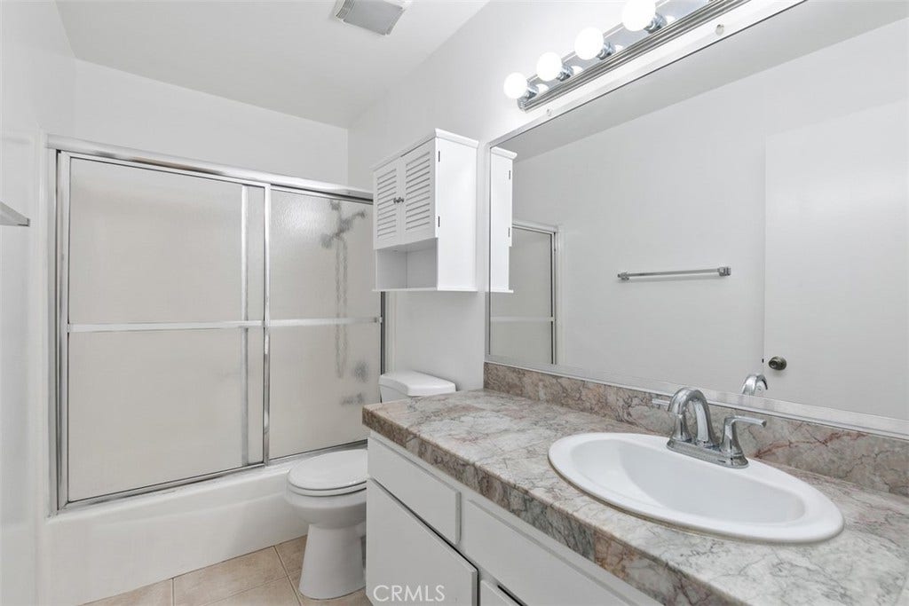 11 Rosemary, #20, Irvine, CA 92604 11 Rosemary, #20, Irvine, CA 92604