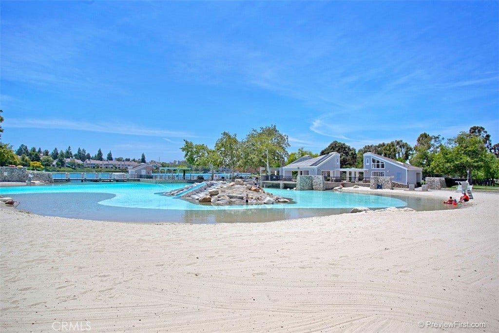 11 Rosemary, #20, Irvine, CA 92604 11 Rosemary, #20, Irvine, CA 92604