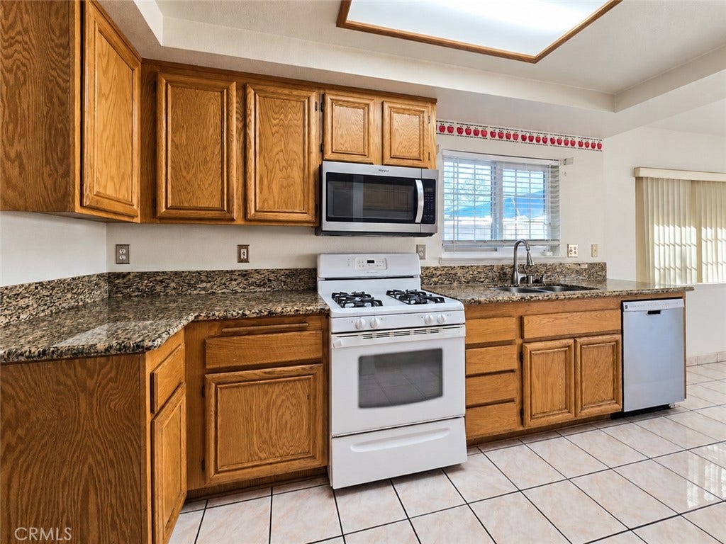 12532 El Dorado Court, Victorville, CA 92392 12532 El Dorado Court, Victorville, CA 92392