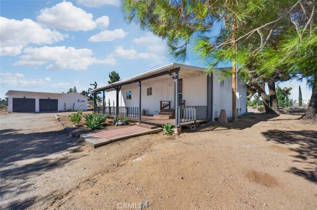 9375 Goss, Victorville, CA 92392 9375 Goss, Victorville, CA 92392