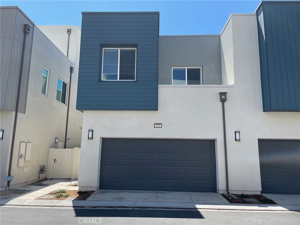 213 Paramount, Irvine, CA 92618 213 Paramount, Irvine, CA 92618