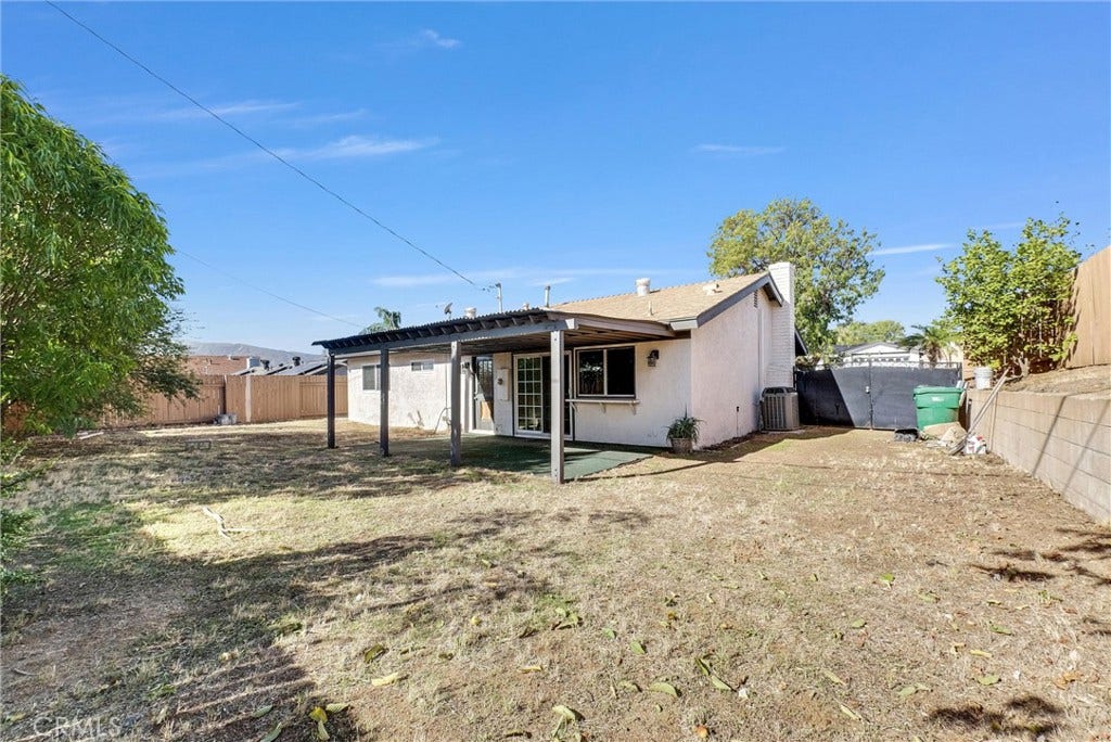 525 San Gorgonio, Corona, CA 92879 525 San Gorgonio, Corona, CA 92879