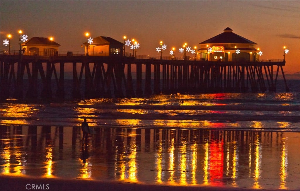8686 Hastings Circle, Huntington Beach, CA 92647 8686 Hastings Circle, Huntington Beach, CA 92647