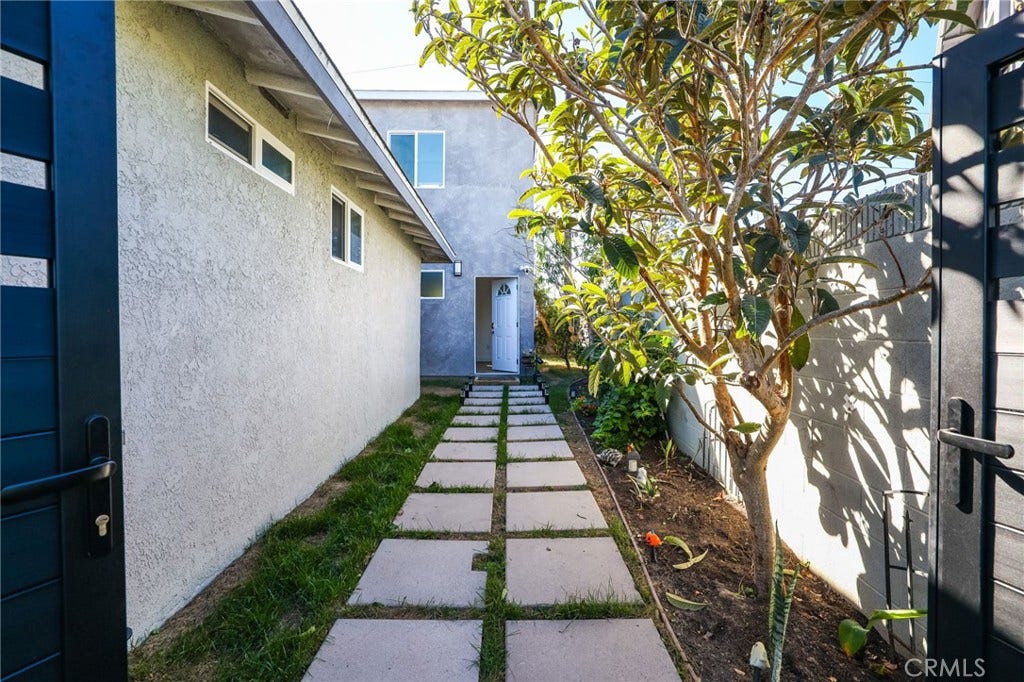 8686 Hastings Circle, Huntington Beach, CA 92647 8686 Hastings Circle, Huntington Beach, CA 92647