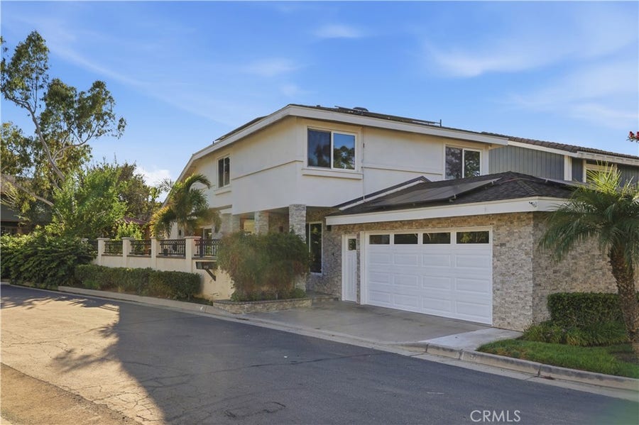 Property photo for 991 S Park Rim Circle, Anaheim Hills, CA