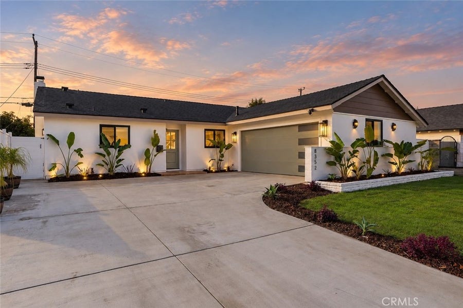 Property photo for 8352 Friesland, Huntington Beach, CA