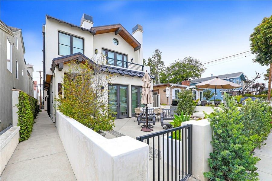 Property photo for 519 Larkspur Avenue, Corona Del Mar, CA