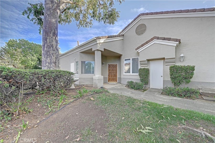 Property photo for 38516 Glen Abbey Lane, Murrieta, CA