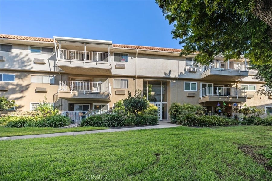 Property photo for 2390 W Via Mariposa, #1H, Laguna Woods, CA