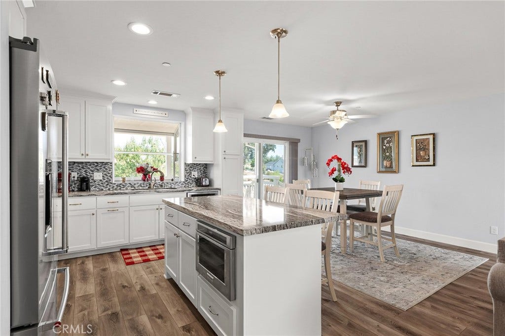 5548 Kemlyn Lane, Paradise, CA 95969 Kitchen dining view