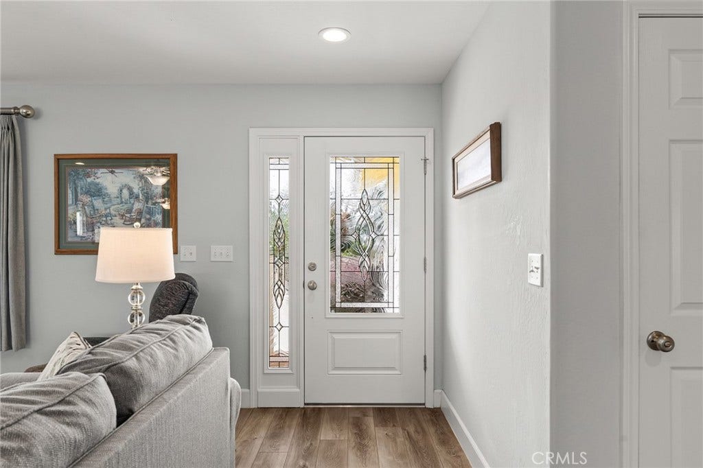 5548 Kemlyn Lane, Paradise, CA 95969 Front door entry