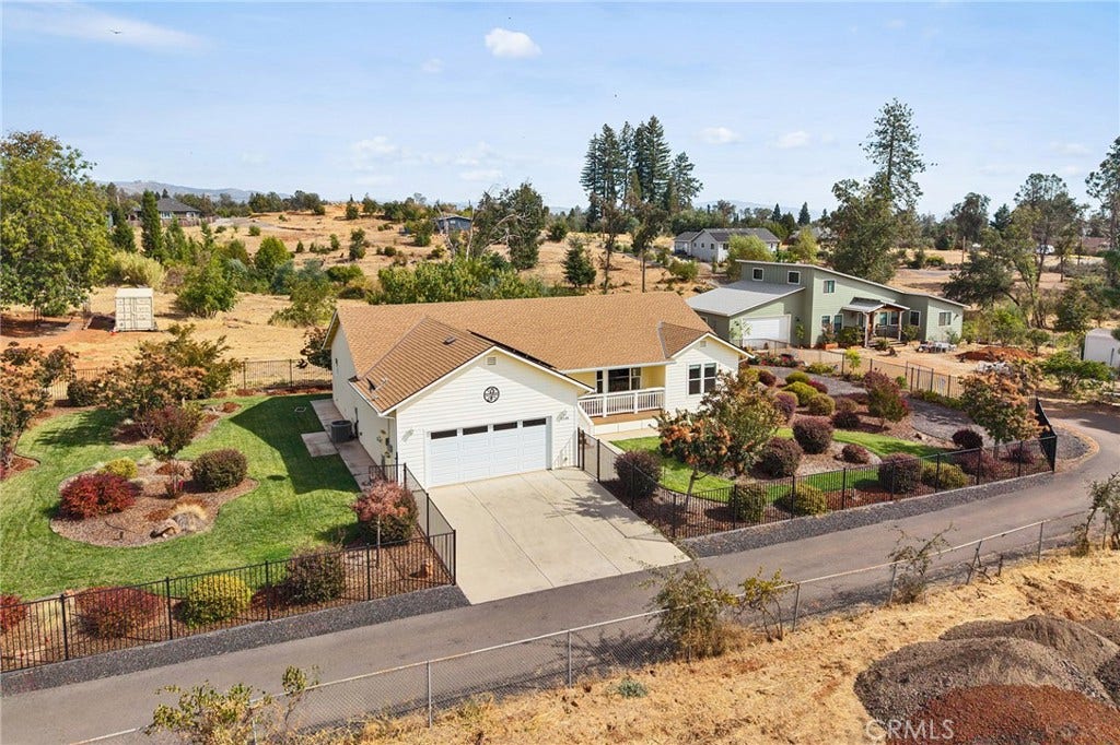5548 Kemlyn Lane, Paradise, CA 95969 Aerial view showing the large lot & home