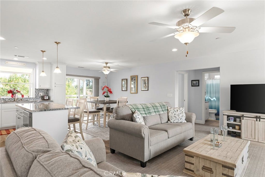 5548 Kemlyn Lane, Paradise, CA 95969 Living room - open concept