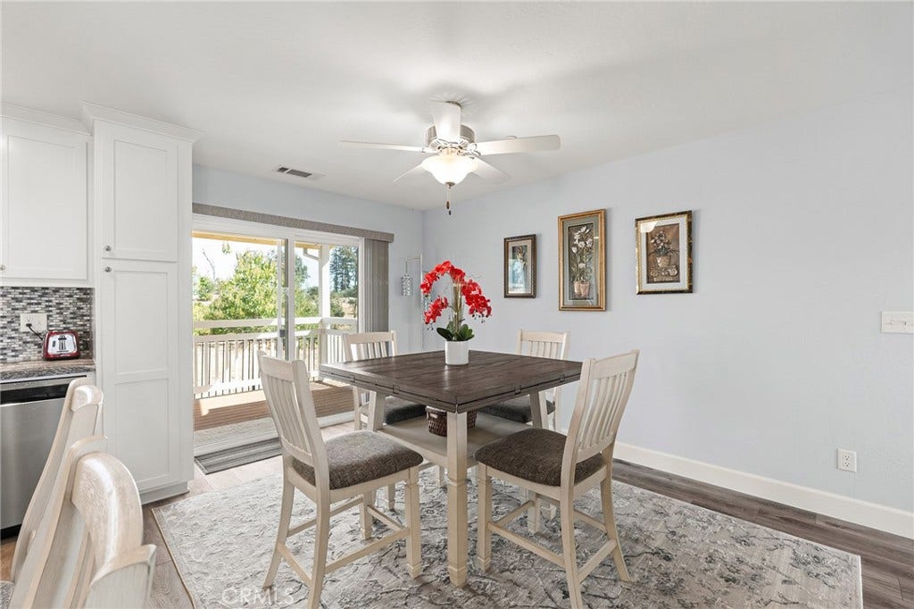5548 Kemlyn Lane, Paradise, CA 95969 Dining area showing doors out to back deck
