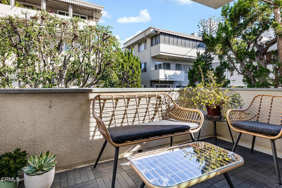 Property photo for 385 S Oakland Avenue, #205, Pasadena, CA