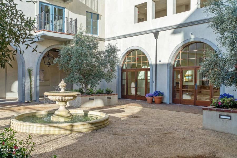 Property photo for 88 N Oakland Avenue, #211, Pasadena, CA