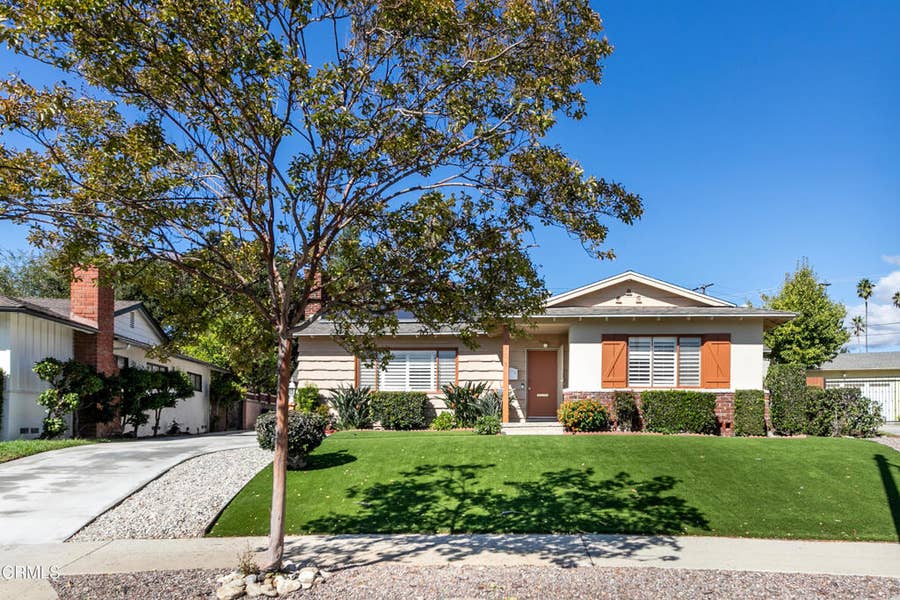 Property photo for 1305 Solita Road, Pasadena, CA