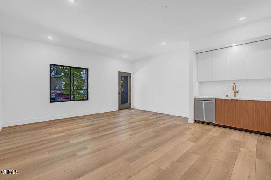 Property photo for 139 S Oak Knoll Avenue, #101, Pasadena, CA
