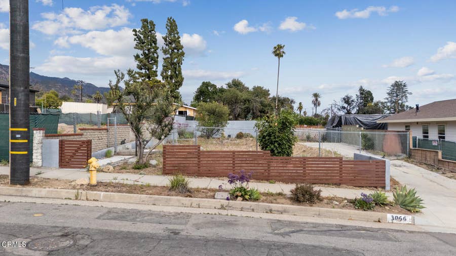 Property photo for 3066 Glenrose Avenue, Altadena, CA