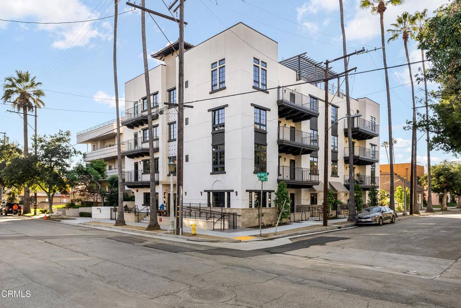 Property photo for 139 S Oak Knoll Avenue, #104, Pasadena, CA