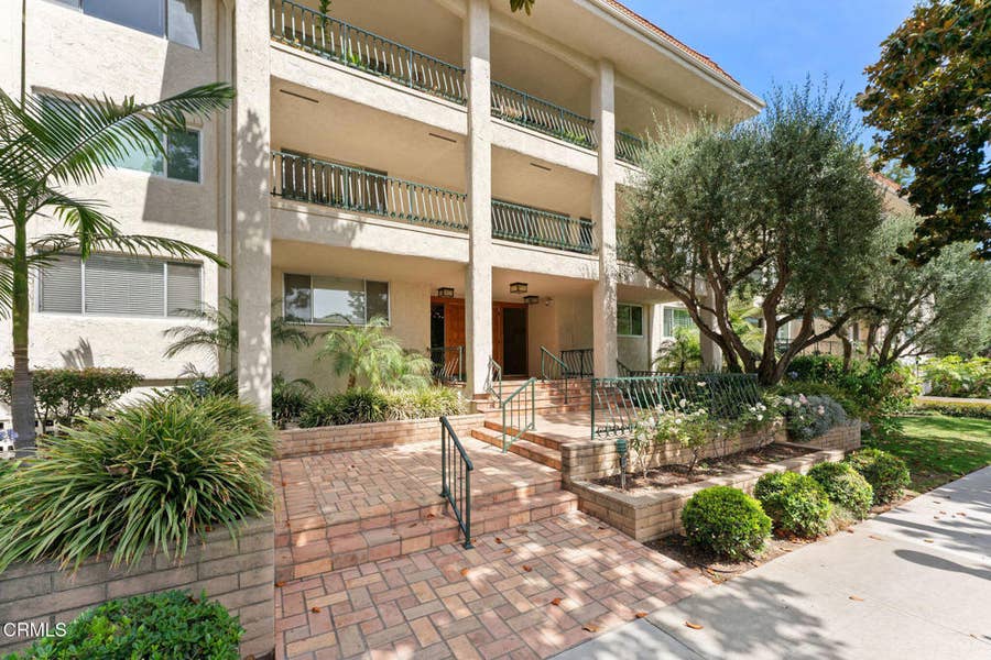 Property photo for 420 S Madison Avenue, #105, Pasadena, CA